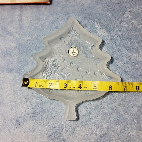 New Celebrations Crystal Clear Frosted Christmas Tree Plate Candy Dish 7.5” - Picture 7 of 8